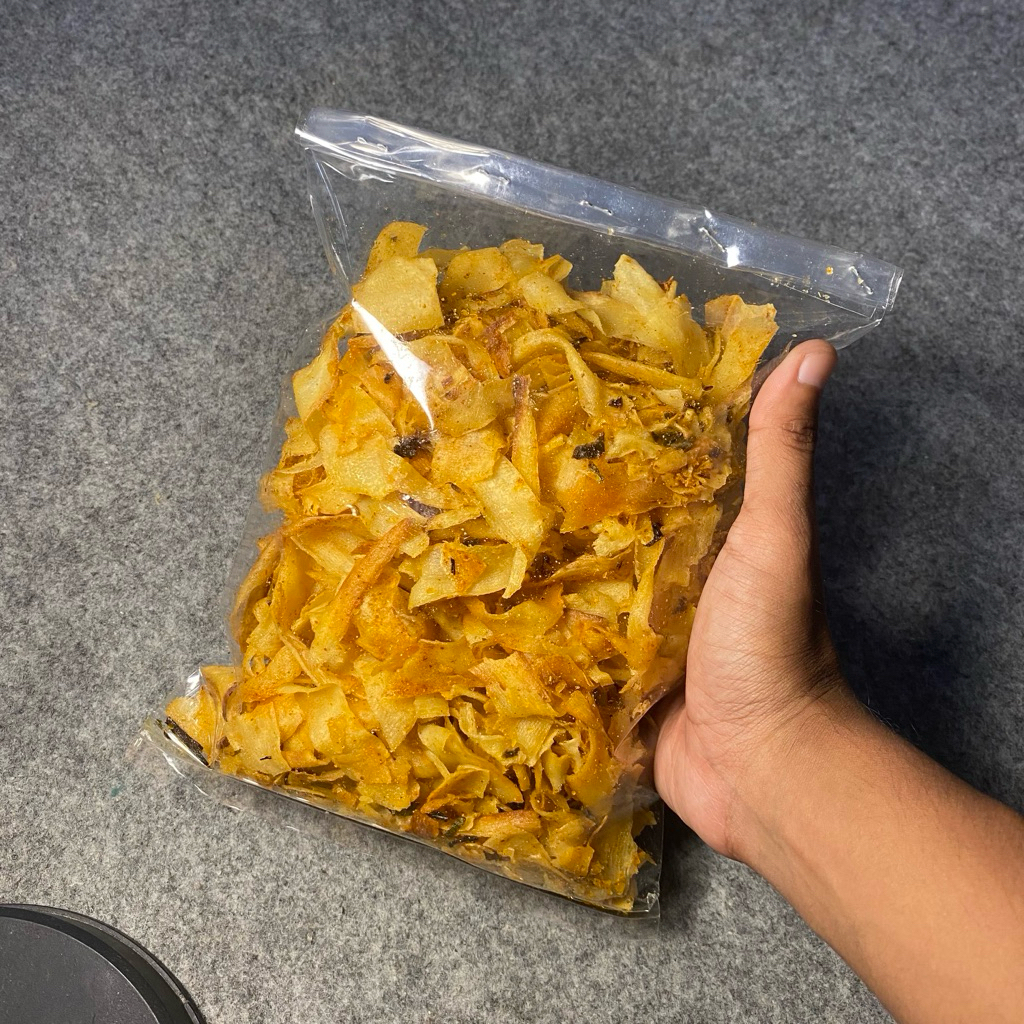 

KRIPSET Keripik Setan Keripik Singkong Serut Daun jeruk 250gram - KHAS TASIKMALAYA