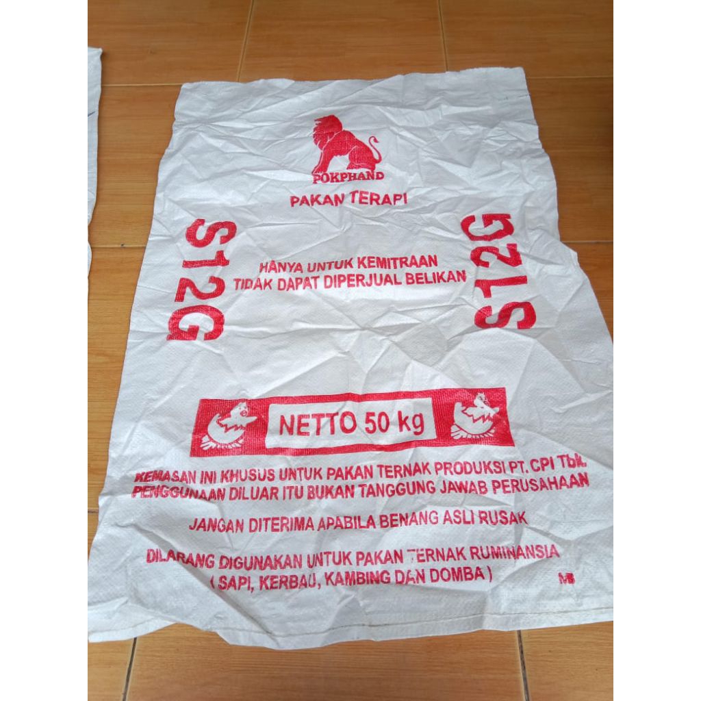 sak/karung kapasitas 50 kg 10 lembar