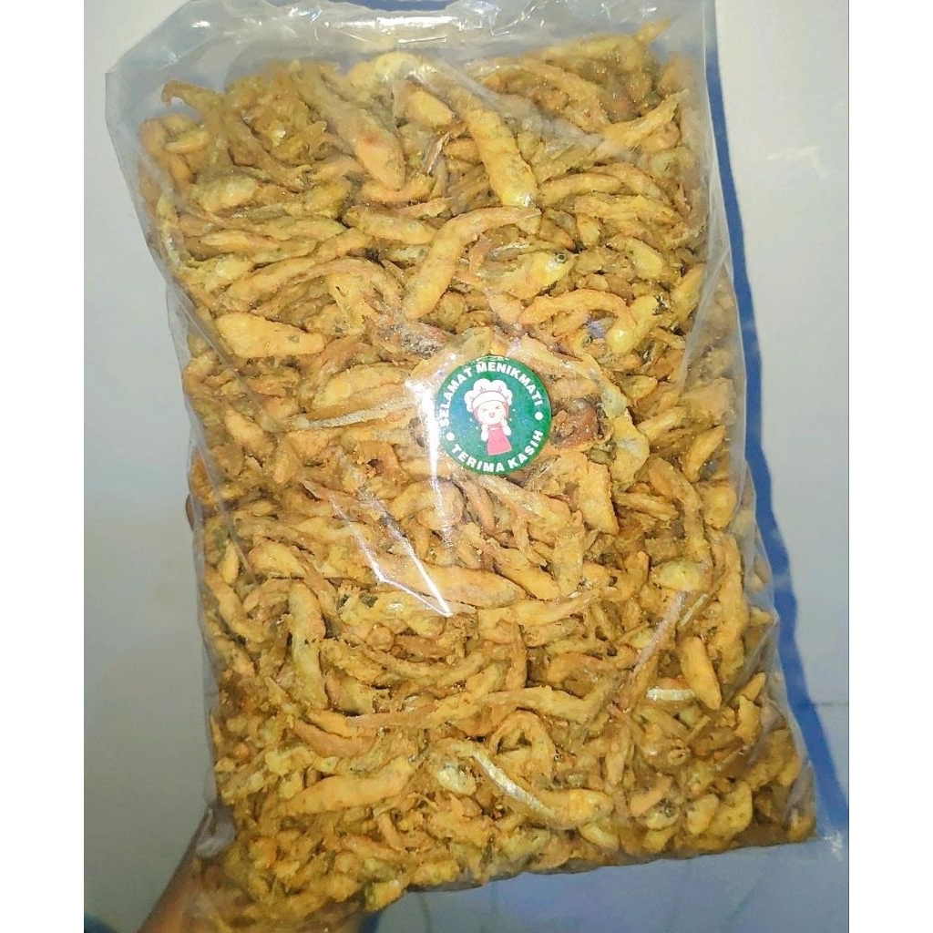 

Teri Ikan Asin Crispy. asin gurih renyah dengan irisan daun jeruk. 1 kg