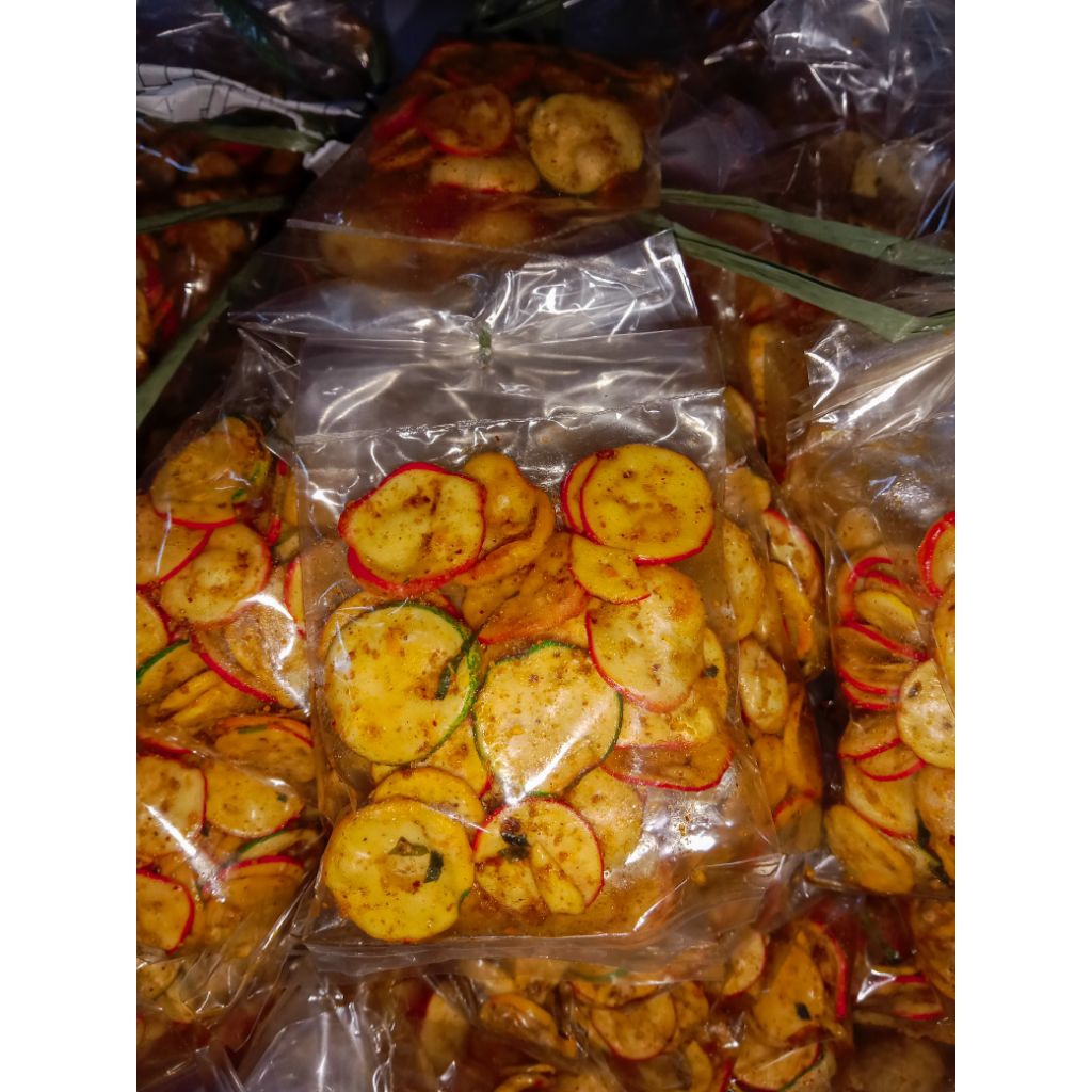 

seblak kering daun jeruk dan basreng 1000an