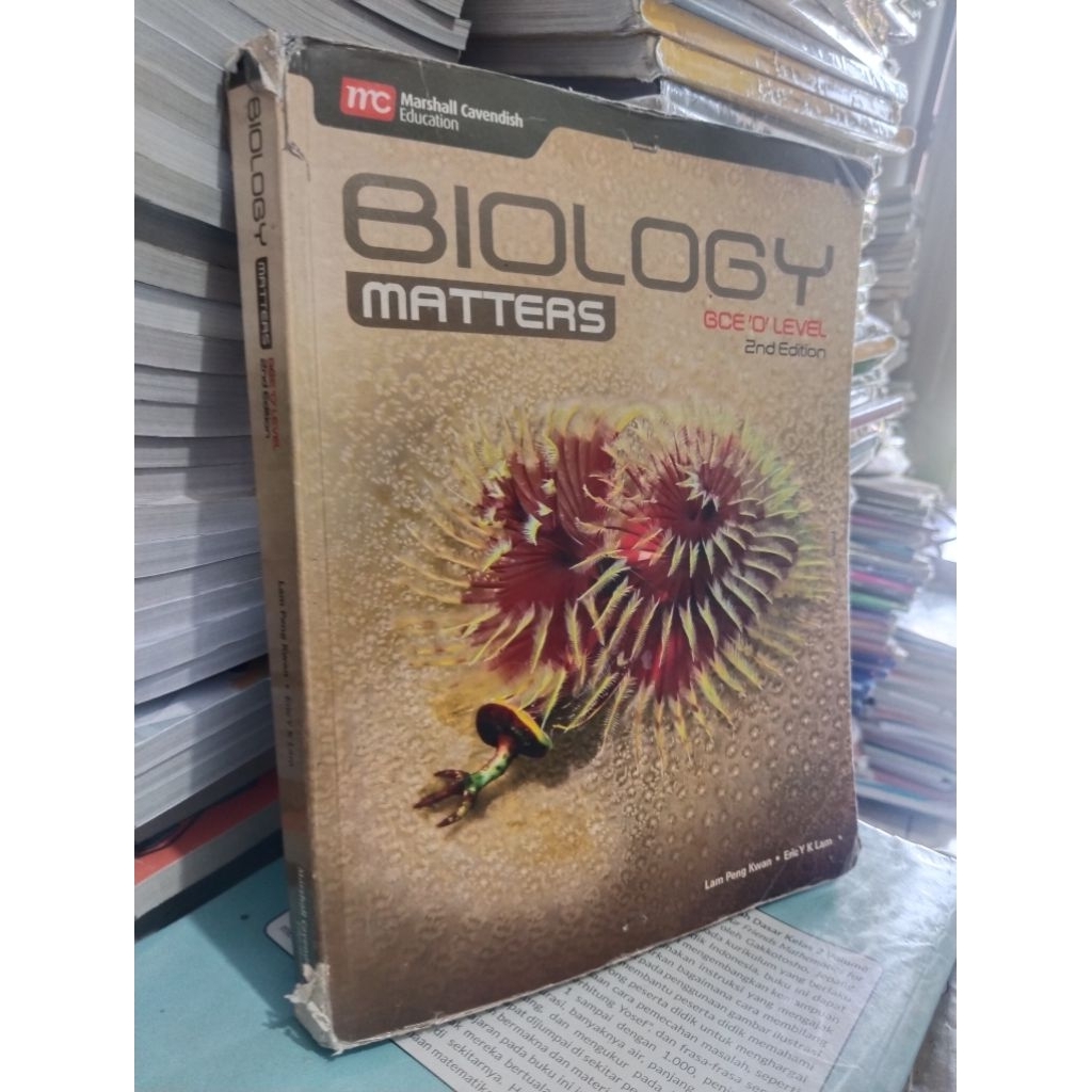 buku biology matters