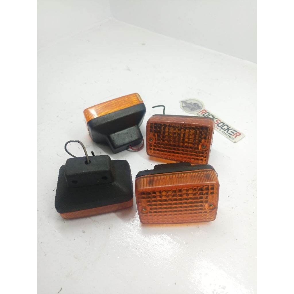 sein depan honda c700 KANAN nos lampu sein depan KANAN honda c700 supercub