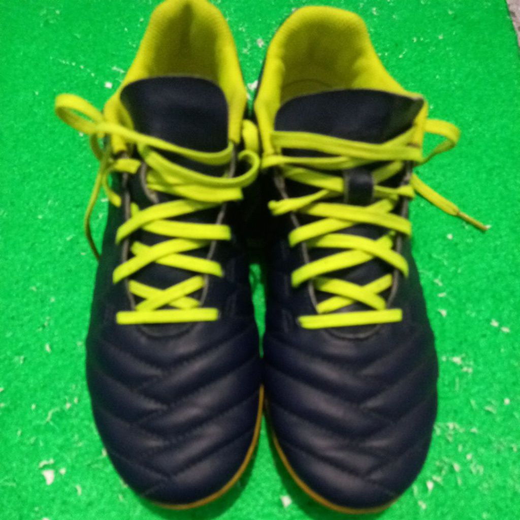 Sepatu bola decathlon kipsta CLR 500 FG