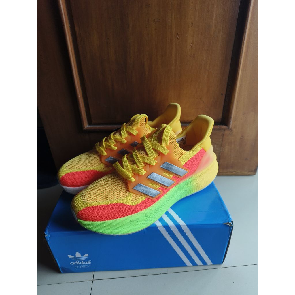 Sepatu Running Adidas ultraboost