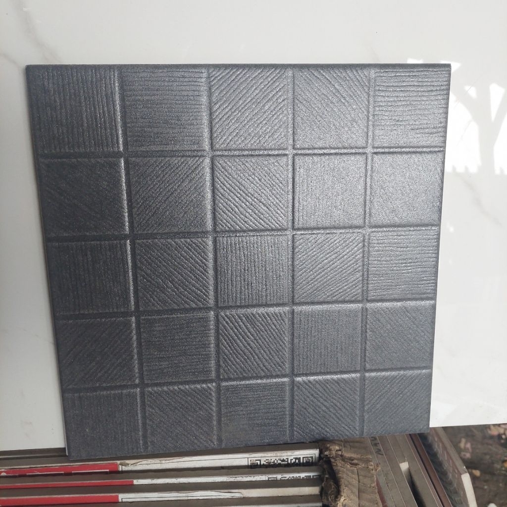 KERAMIK MURAH 30X30 ASIA TILE ALPHA BLACK/WHITE KW C MATT EMBOSS