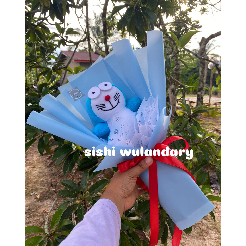 buket doraemon boneka doraemon buket wisuda