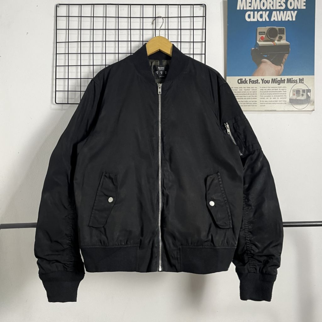 JAKET BOMBER BERSHKA SECOND ORIGINAL (SEPERTI BARU)