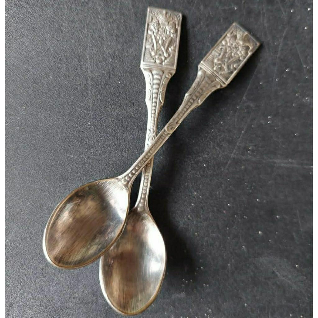 Pajangan Vintage 2 Sendok 50 Tahun Wilhelmina 1898 - 1948