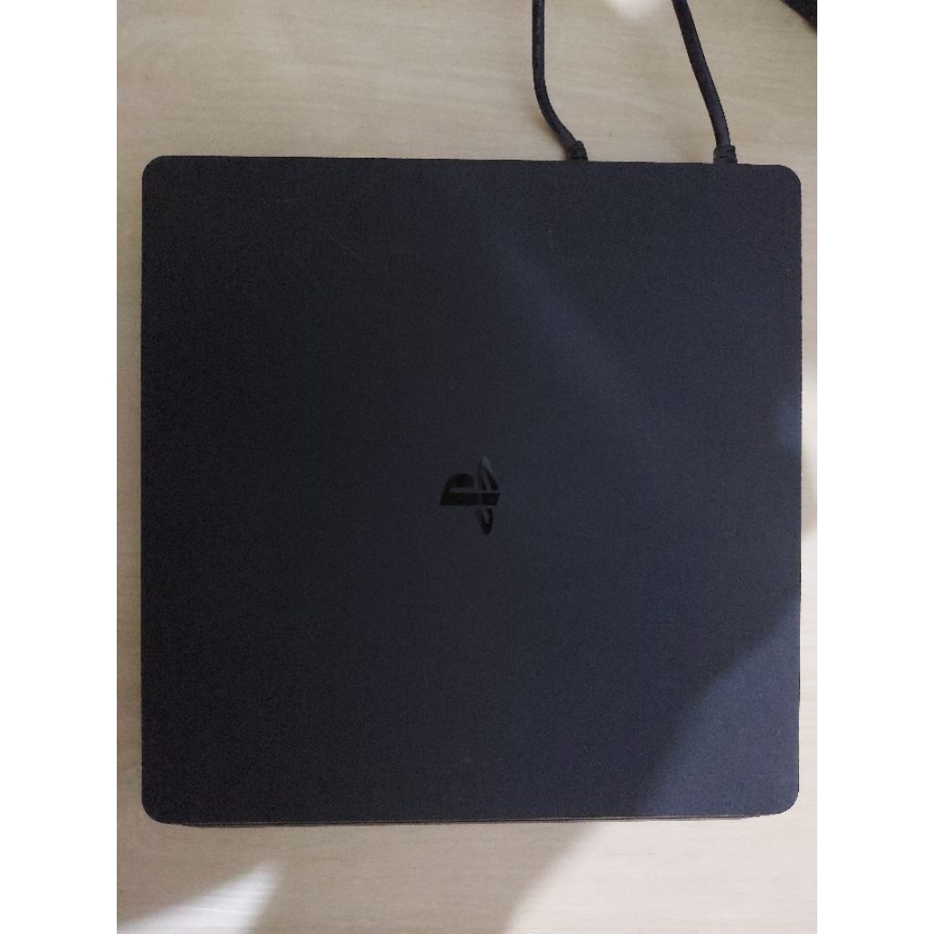 Ps4 slim 500 GB second masih segel