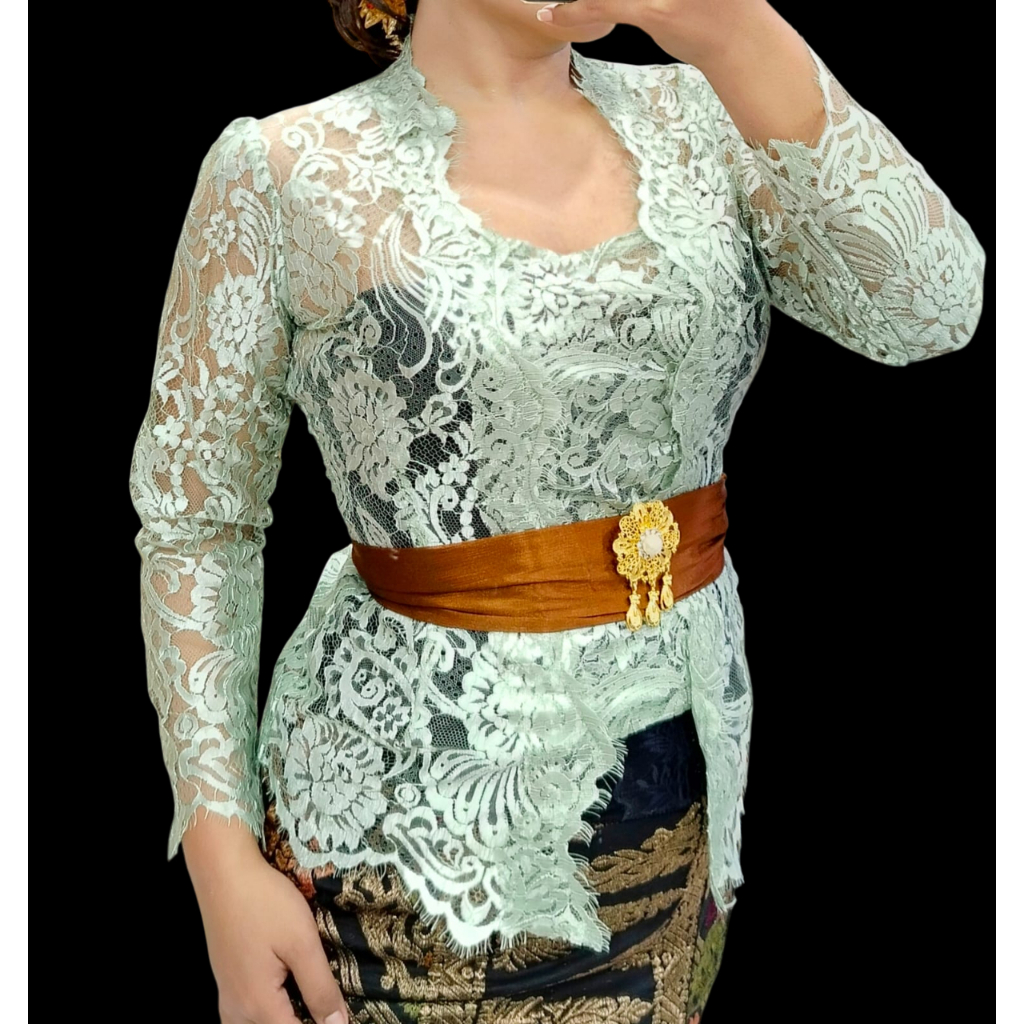 Kebaya Brokat Metalik, Glossy, Bahu Kerut, Model Bet, Lengan Panjang