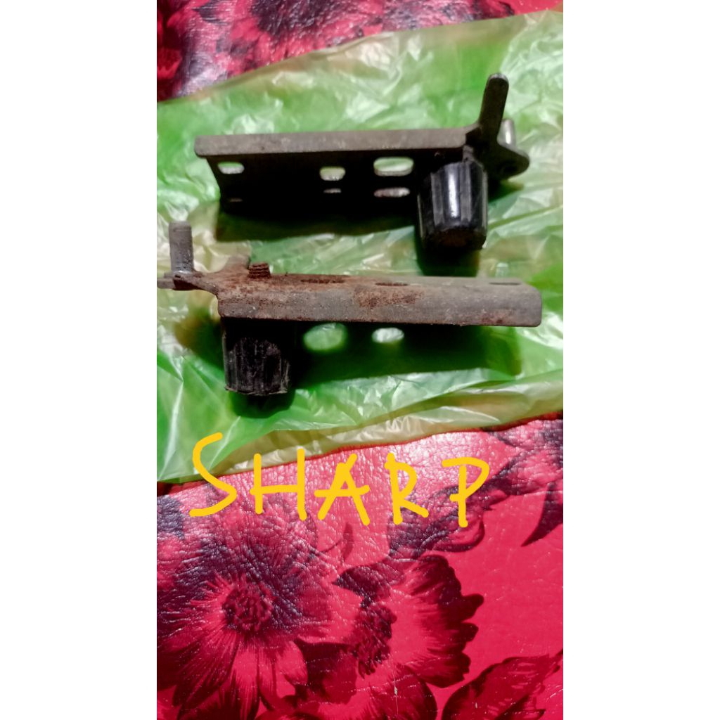 macam2 dudukan engsel kulkas bekas LG SHARP SANYO