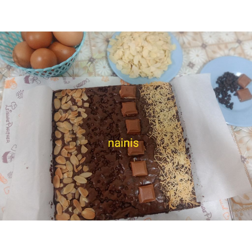 

Fudgy Brownies nyoklat banget size 20x20 Rp 95 000