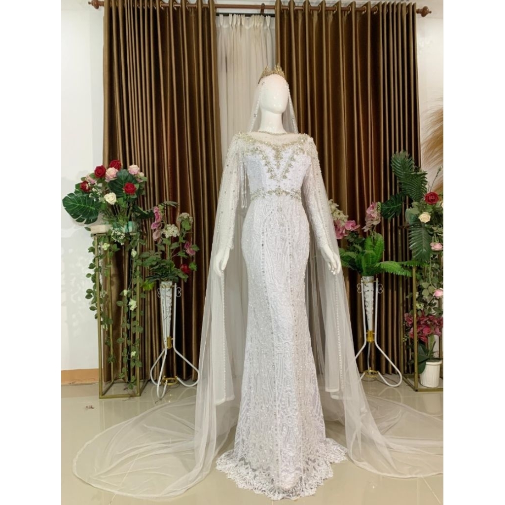 gaun slim putih cantili