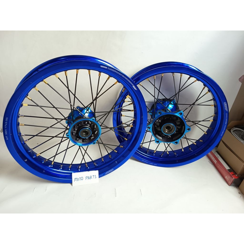 VELG WHEELSET SUPERMOTO WR155 SCARLET RING 17 TROMOL 2TONE SCARLET RACING LEBAR 300-250 RING 17 HOND