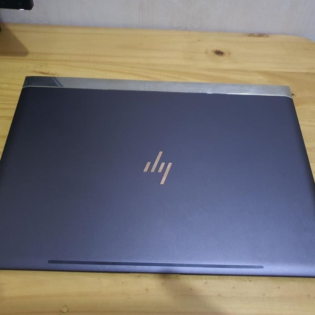 Laptop HP spectre 13 v022tu