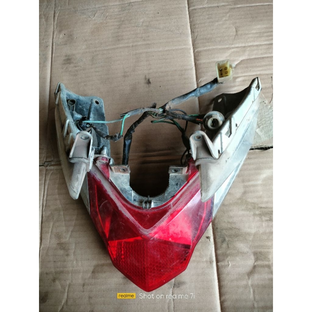 reflektor lampu stop Vario 125 KZR original copotan