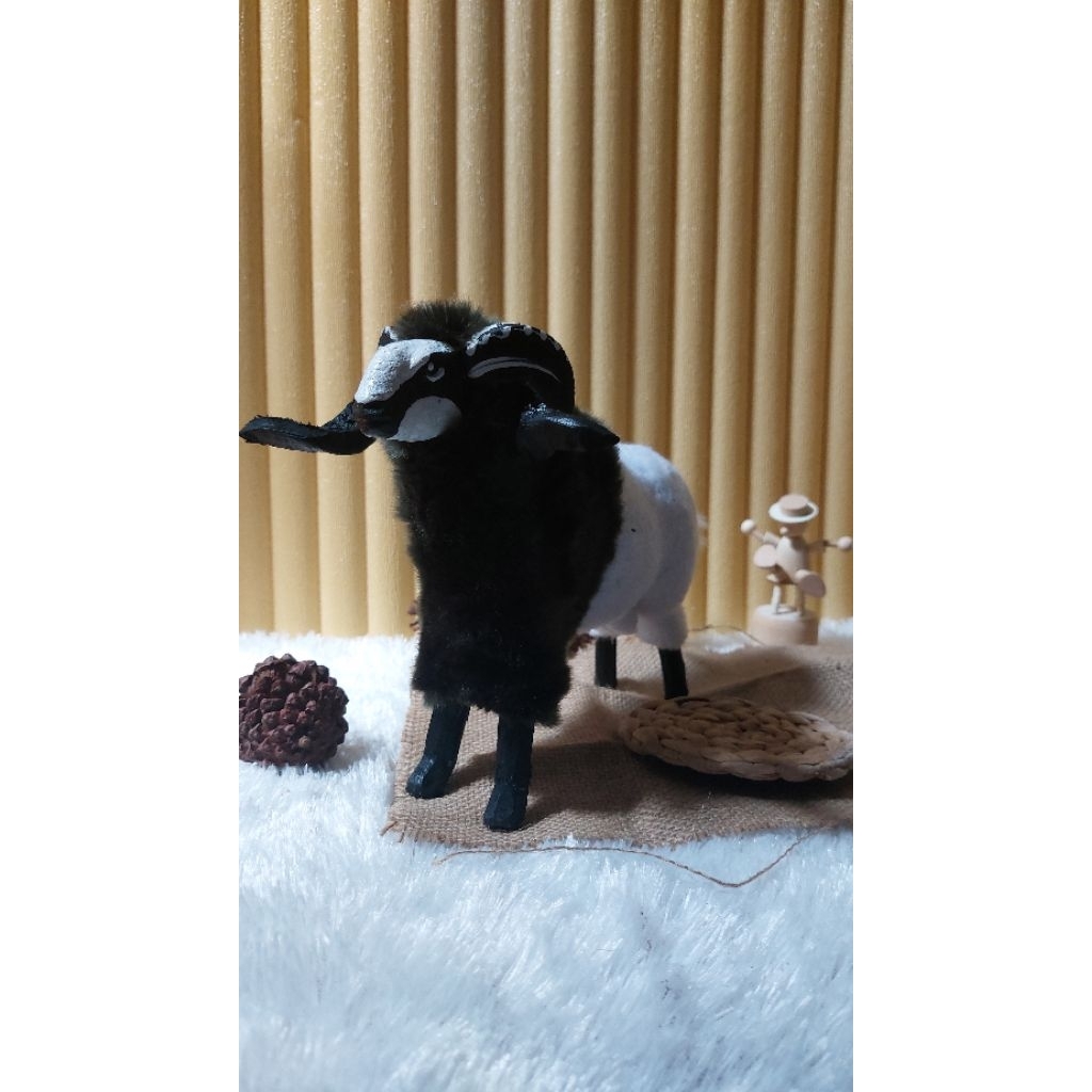 miniatur domba garut, pajangan meja miniatur domba garut, mainan anak paling populer, mainan anak do