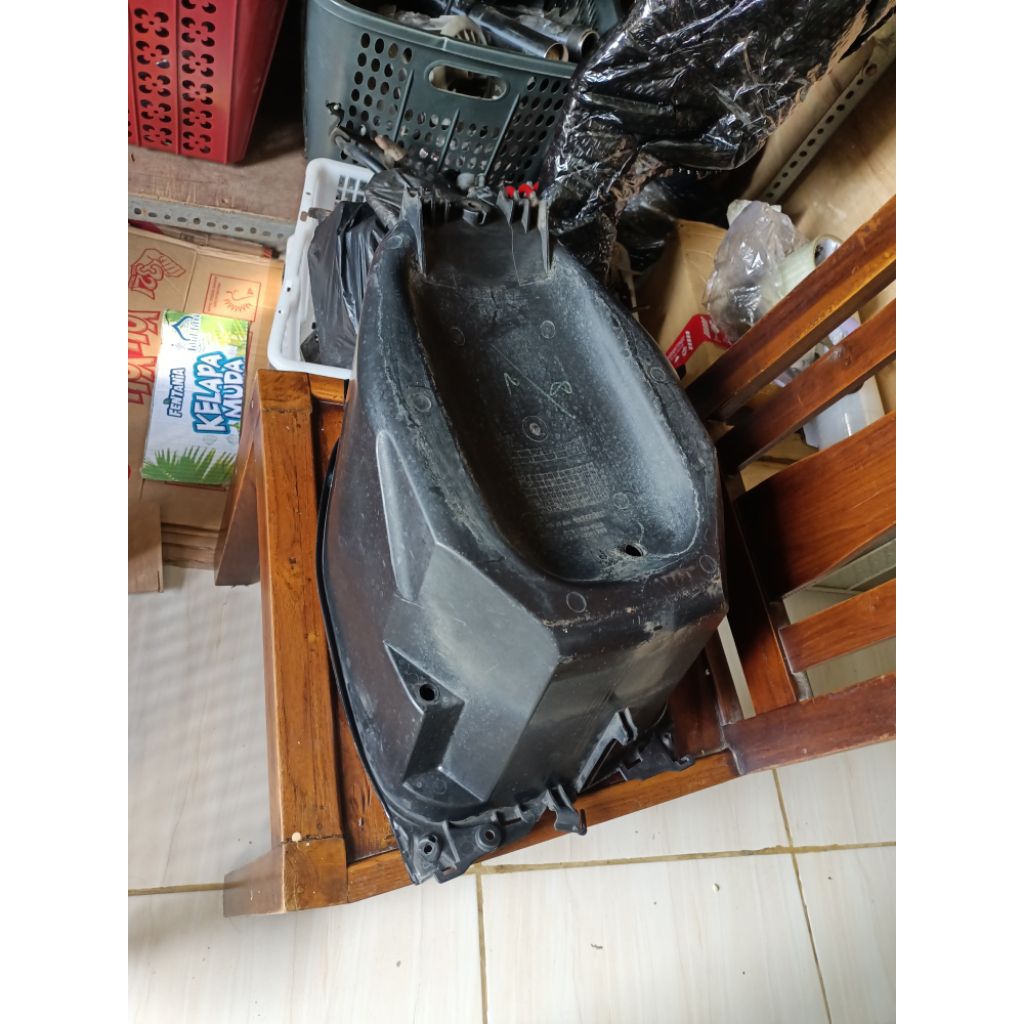 box bagasi jok Vario 125/150 led