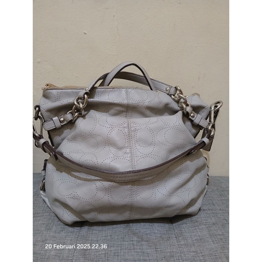 Coach Harly Hobo Embos Signature - preloved