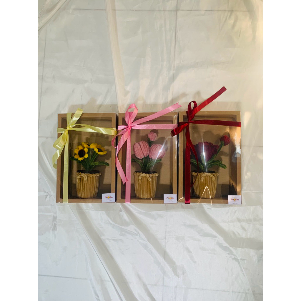 

Tambah Box Mika | pita| lampu led | untuk Bunga Pot kawat bulu