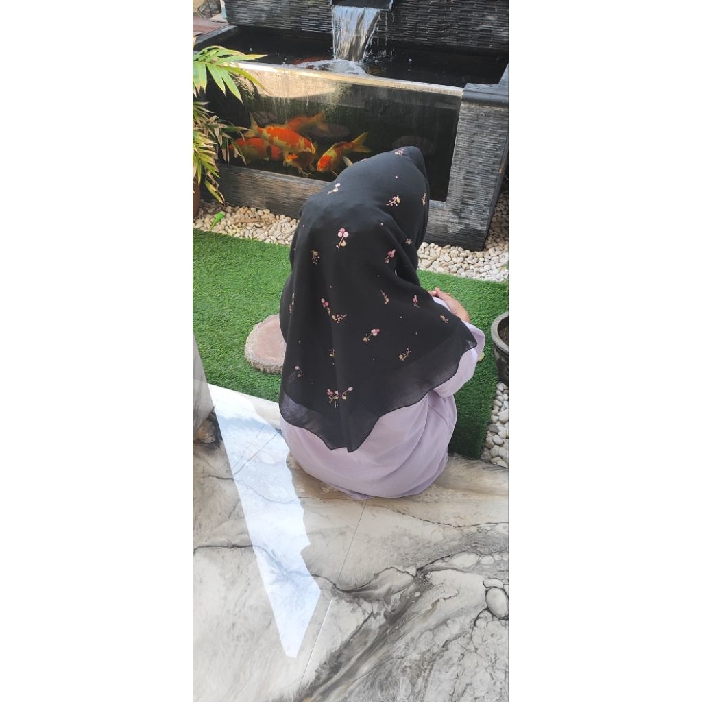 hijab Paris Sulam bunga tulip tabur