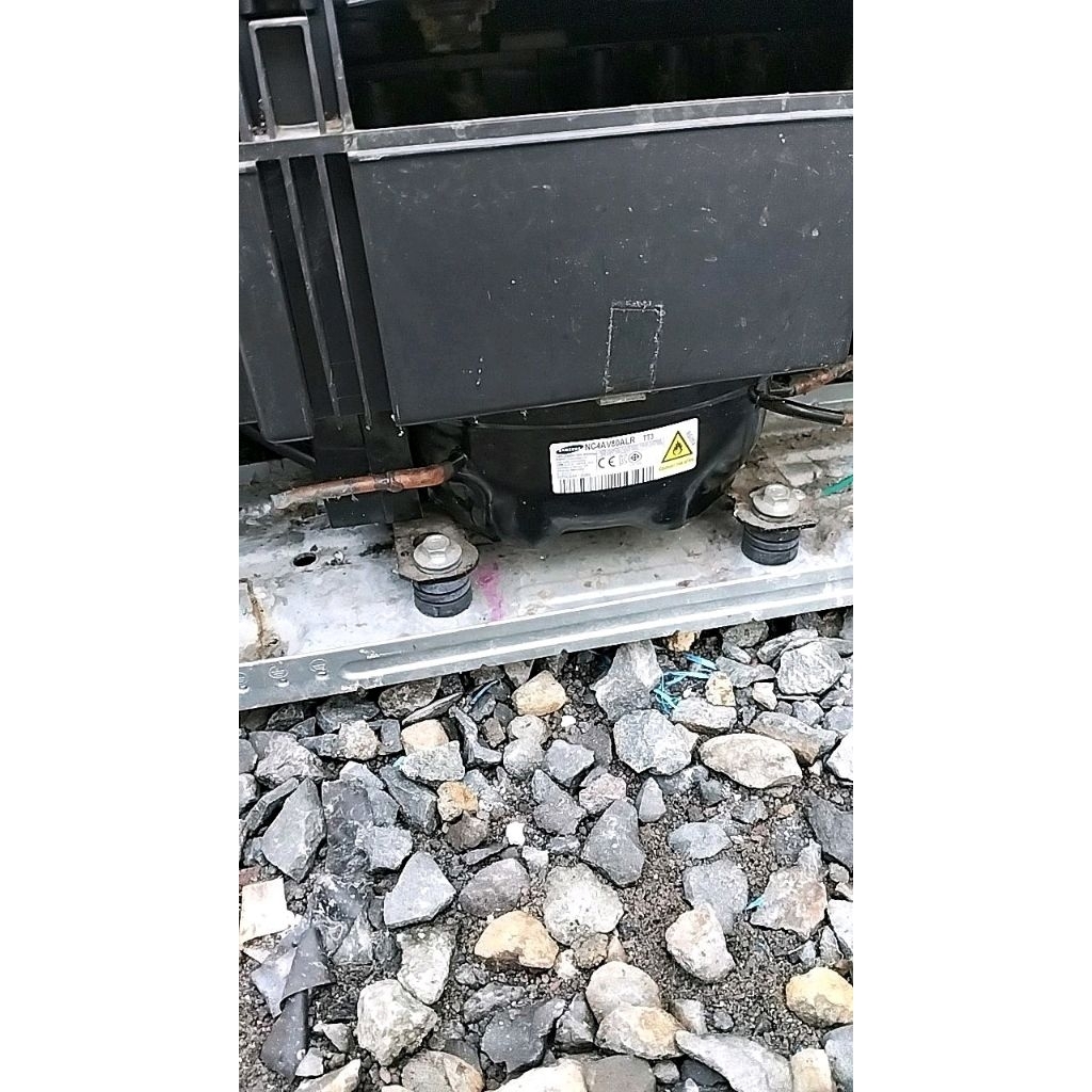 kompresor kulkas samsung inverter 2 pintu ( NC4AV80ALR) copotan ori