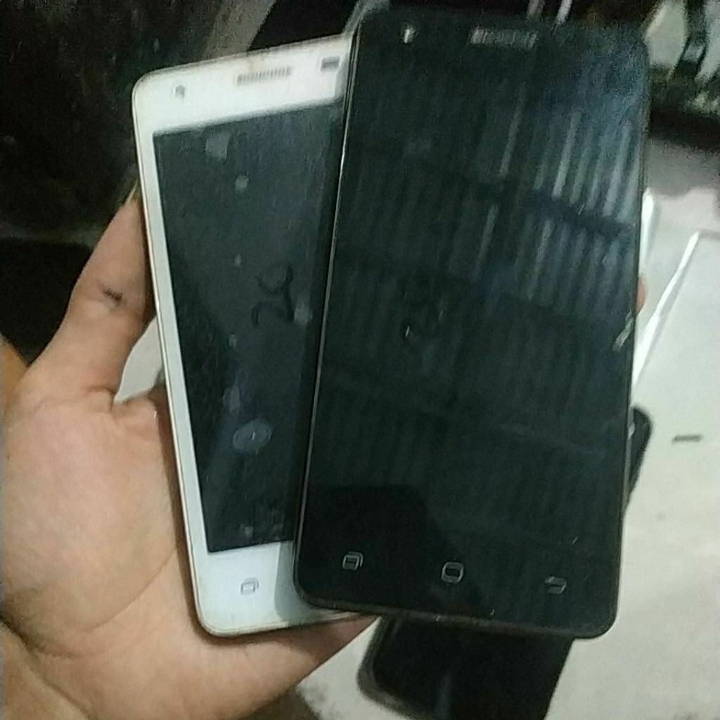 LCD BEKAS ANDROMAX E2 PLUS B16C2G