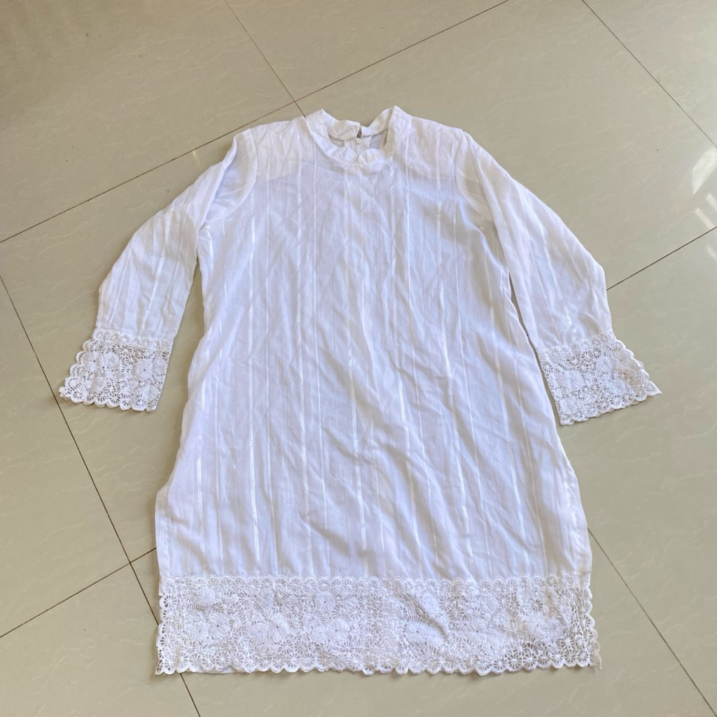 PRELOVED Tunik Putih Brokat