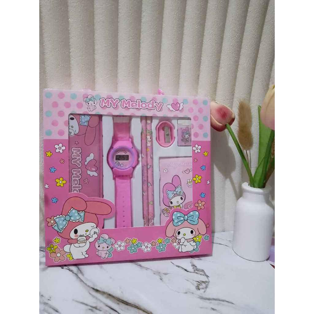 

Set Alat Tulis Sanrio Kuromi Melody Cinnamoroll dengan Jam Tangan dan Kotak Pensil Sanrio Kuromi My Melody Cinnamoroll