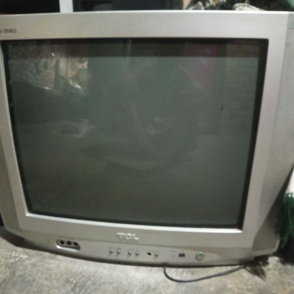 televisi tabung cembung merk TCL