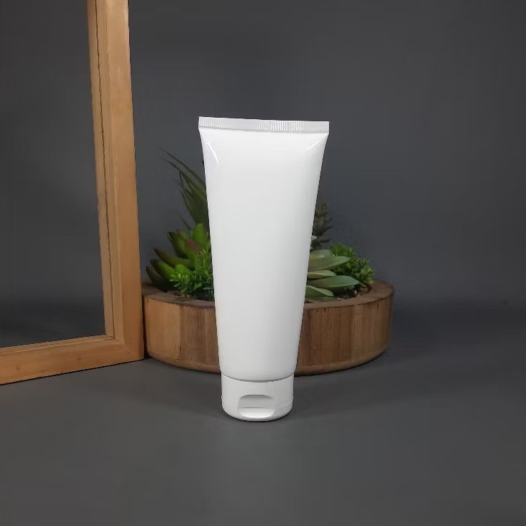 Botol Tube 100 Ml Putih  / Botol Tube Fliptop 100 Ml / Botol Tube Kosmetik 100 Ml