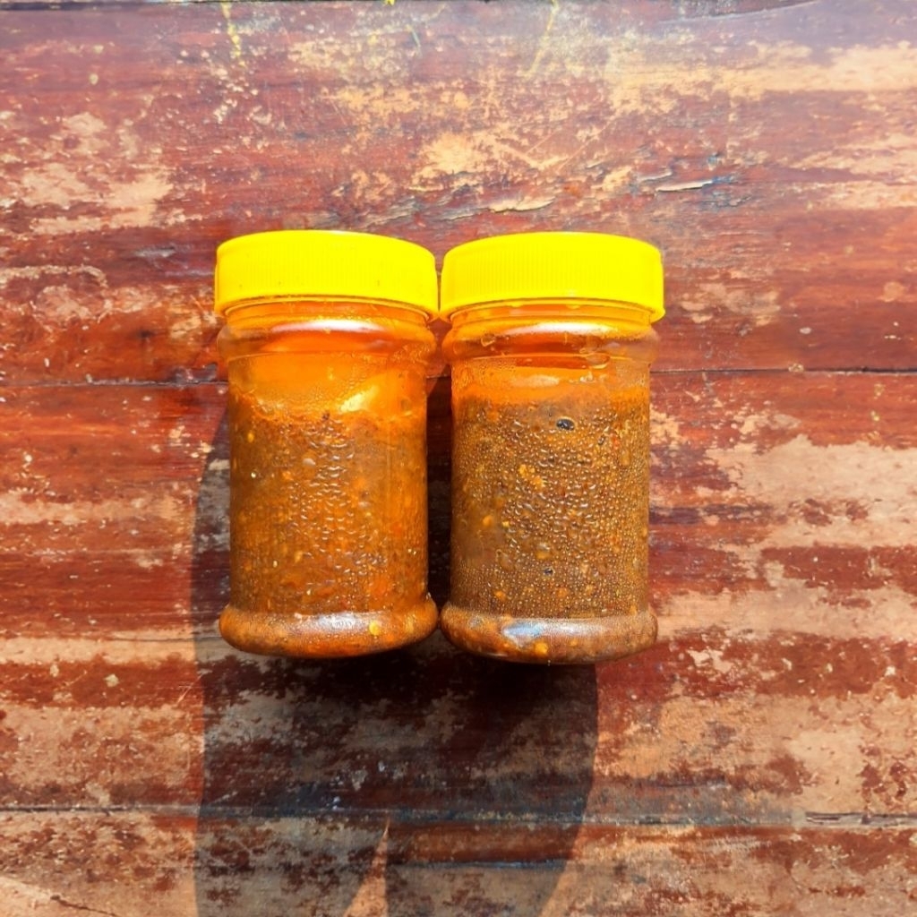 

Paket 2 Botol Sambal Hitam MAMA YEYE Spesial Pedas Nikmat