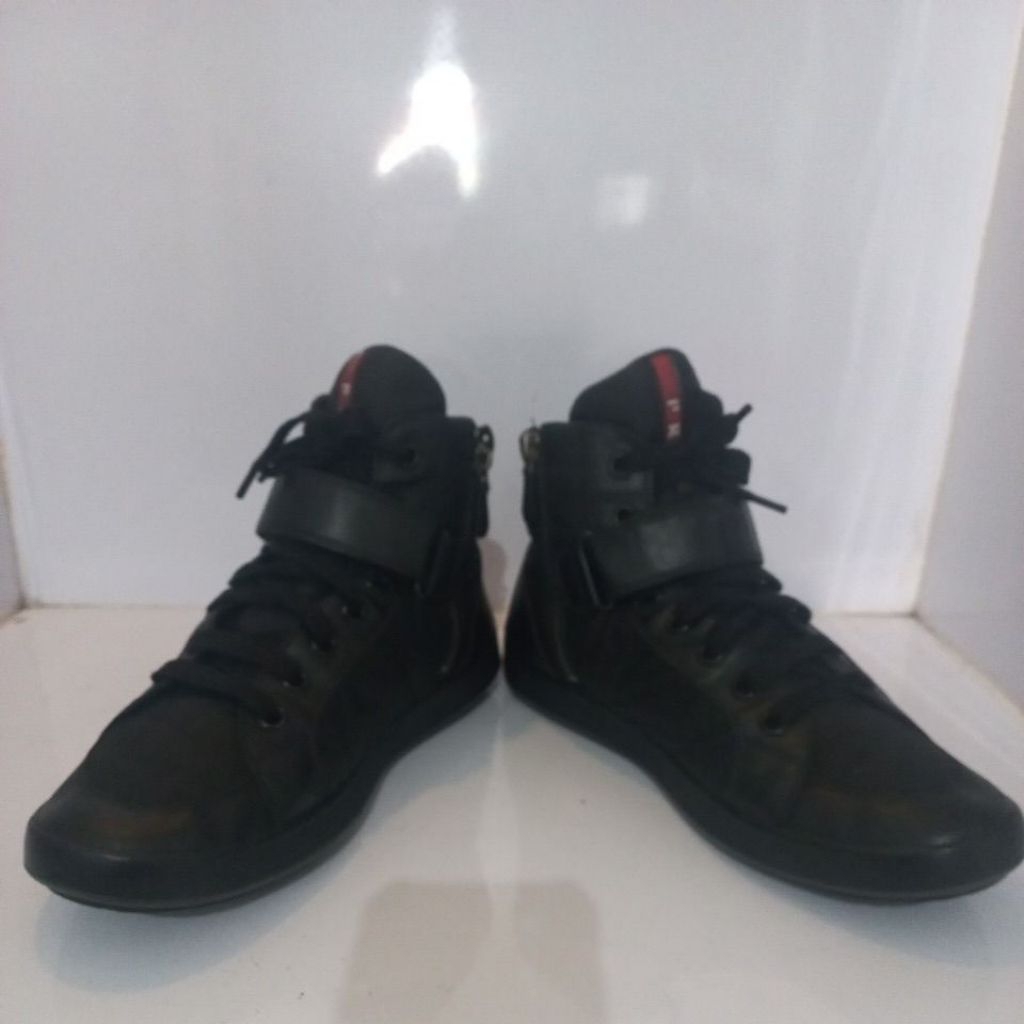 sepatu casual boots PRADA italy full black sz.42-43 cakep