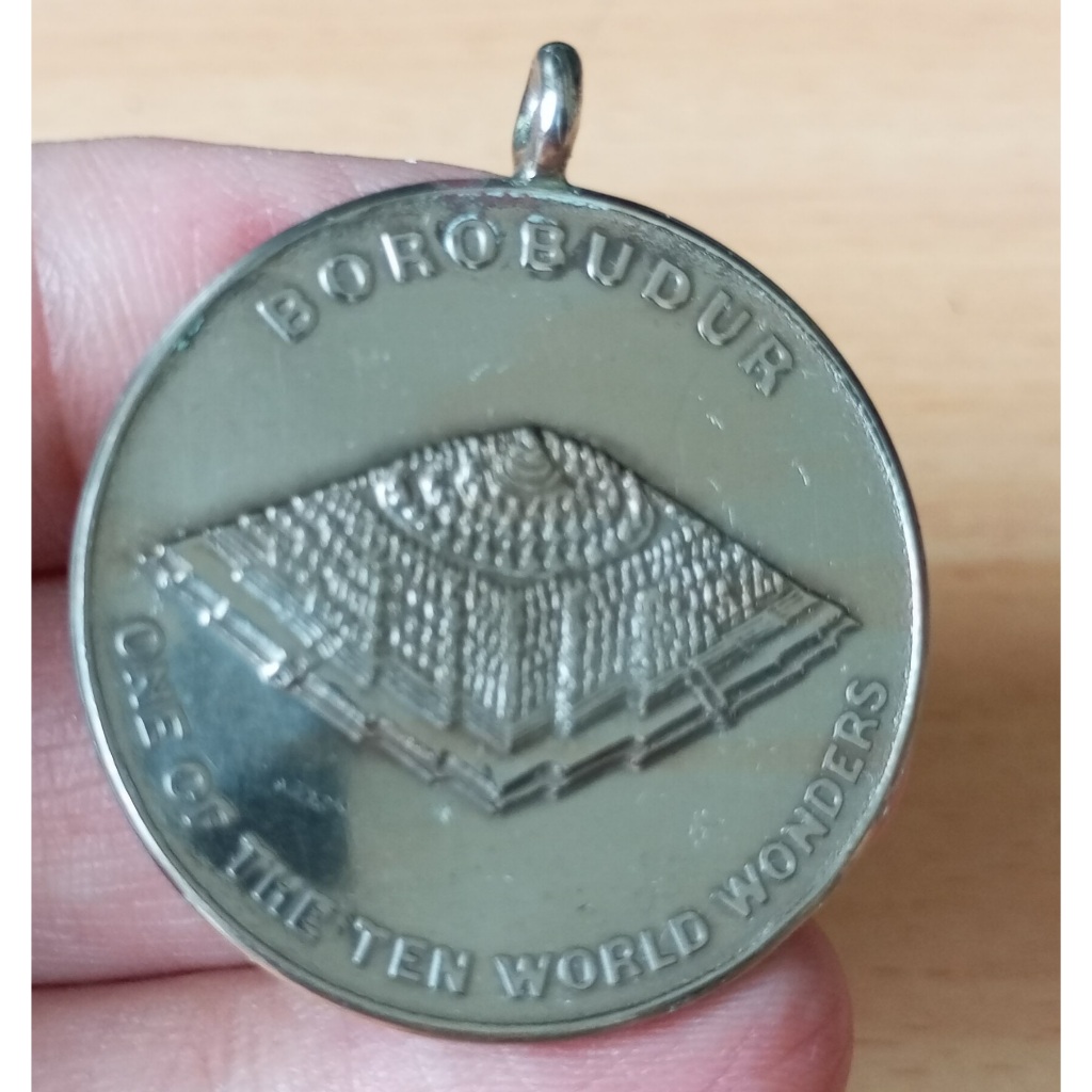 Medali Perayaan Pemugaran Candi Borobudur 1983 warna Silver