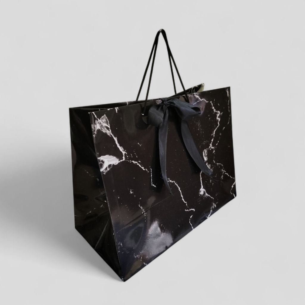 

Paperbag Marmer Marble Hitam Pita Classic 32,5 x 16 x 25