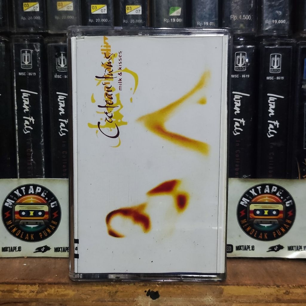 Kaset Pita - Cocteau Twins - Milk And Kisses - Radio Tape - Kaset - Radio - Pemutar Kaset - Retro - 