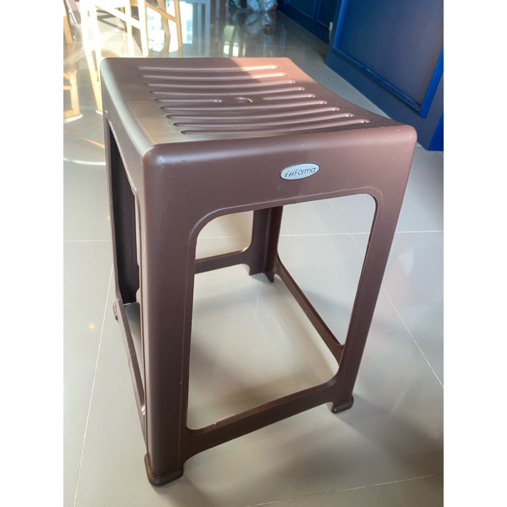 kursi plastik informa coklat plastik premium like new