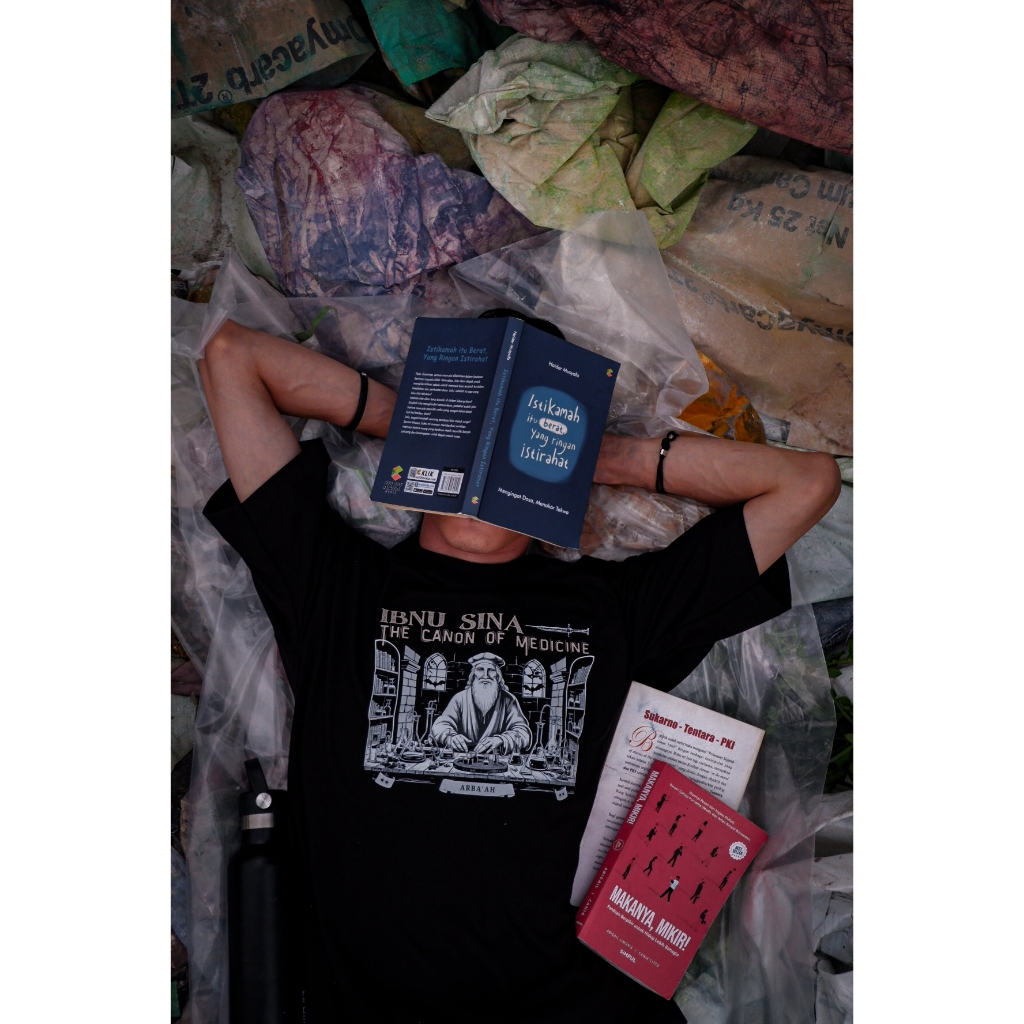 Arba’ah Kaos Ibnu Sina Series. Short Sleeve Black. Arbaah baju Ibnu Sina islami hitam