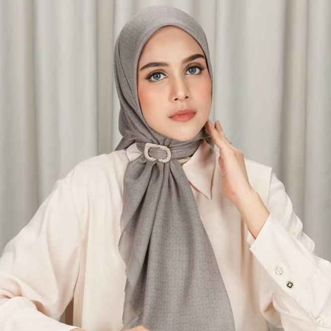 BUTTONSCARVES TAPIS SQUARE GOAT NEW