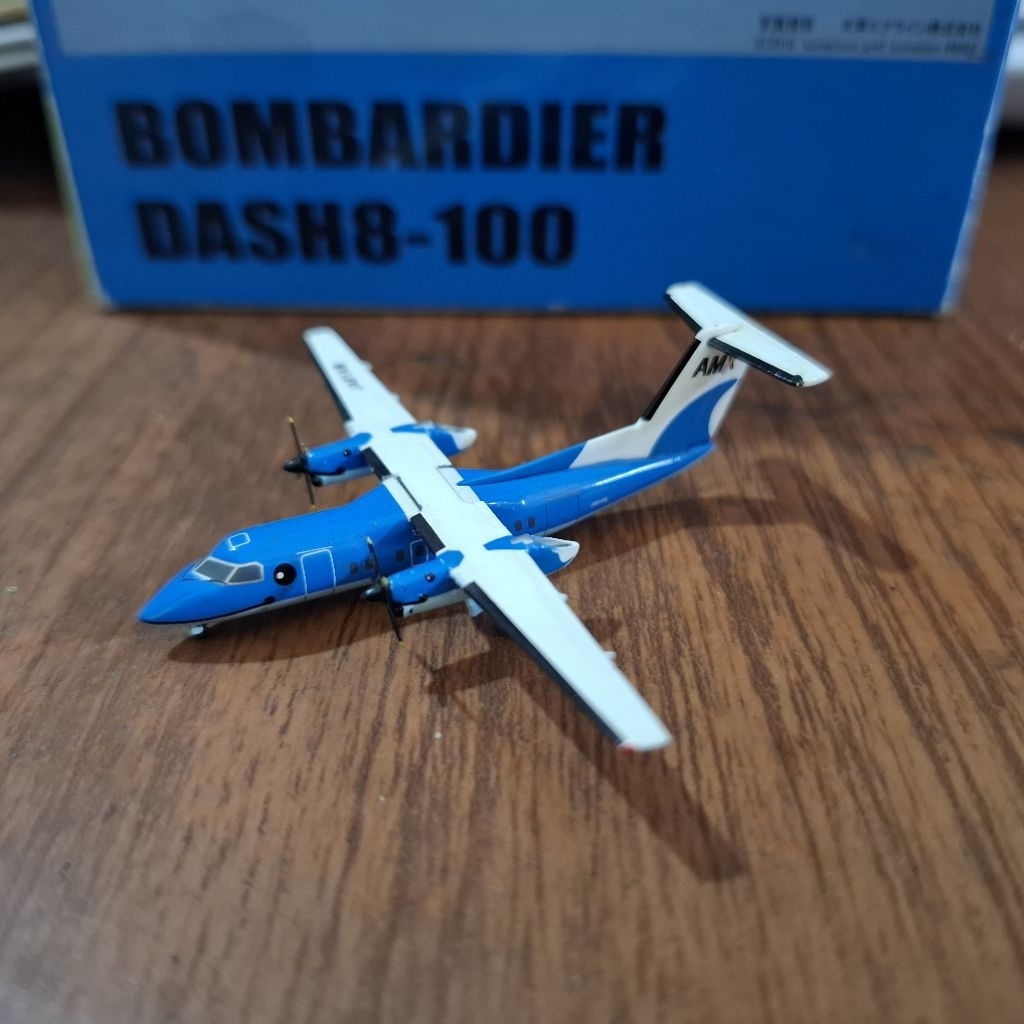 diecast pesawat Gemini Jets Bombardier Dash 8-100 AMX Amakusa Airlines 1:400 De Havilland Canada DHC