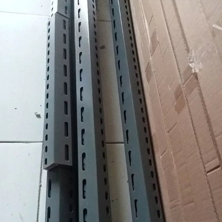 Besi Siku Lubang 3,5x3,5 1mm Rak Serbaguna