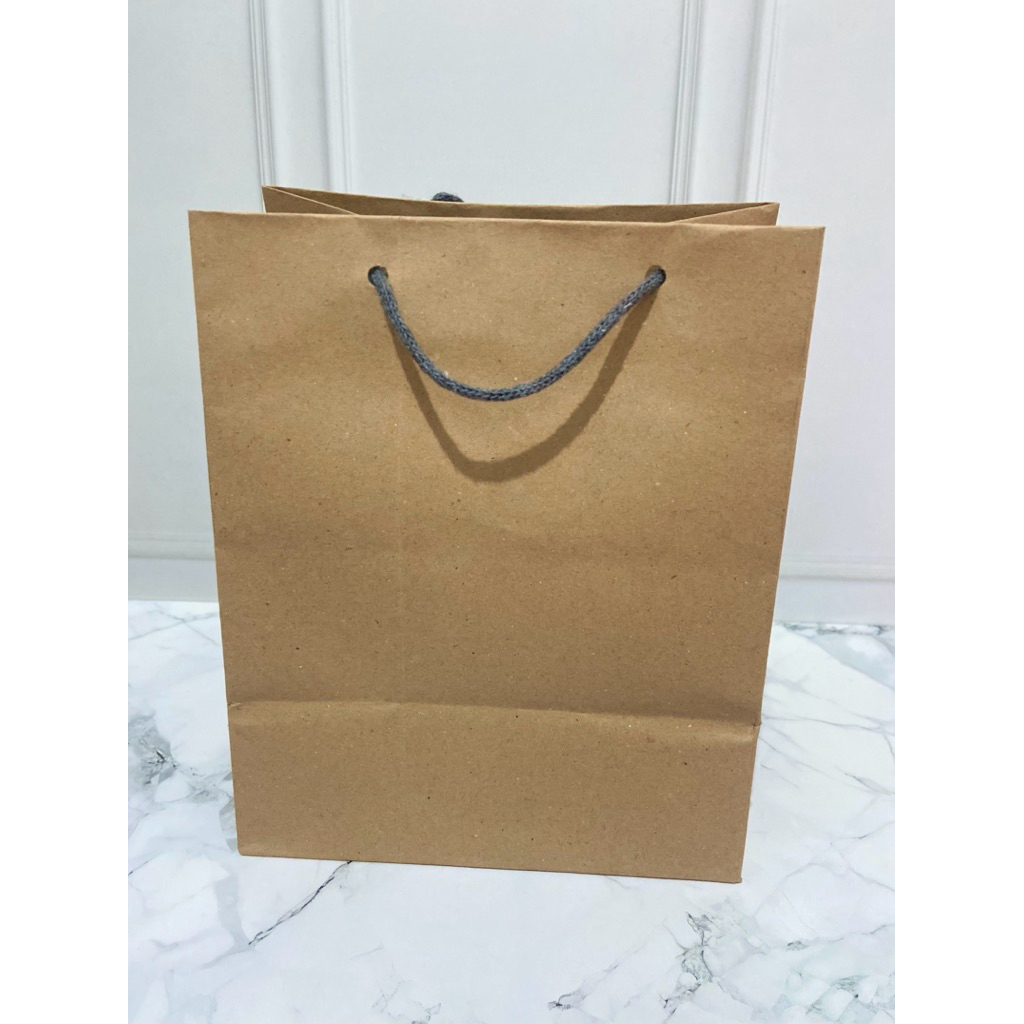 

Paperbag R.5 Coklat Kraft Polos (18x13x22)