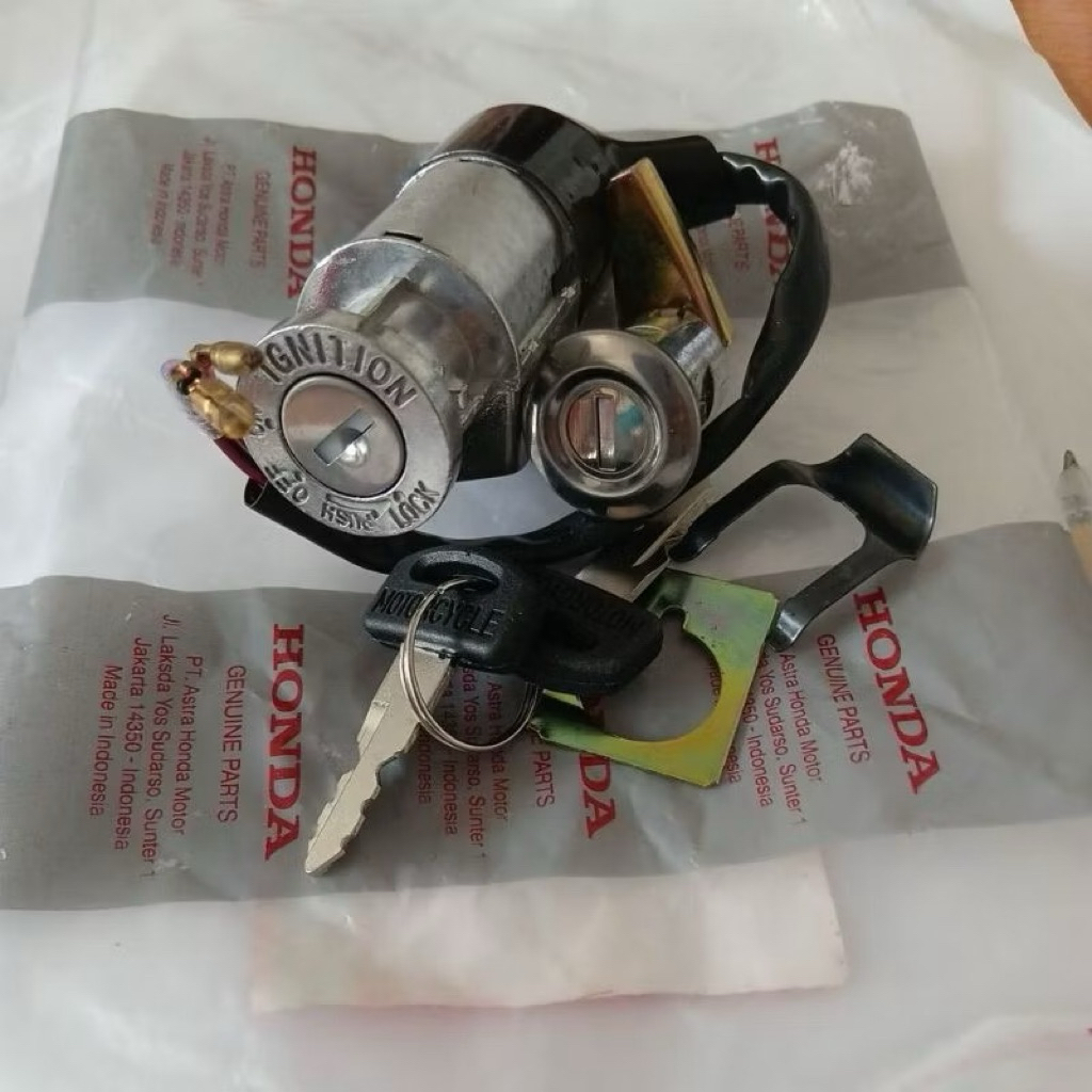 KEY SET Karisma / KUNCI KONTAK ASSY MOTOR HONDA KPH KARISMA
