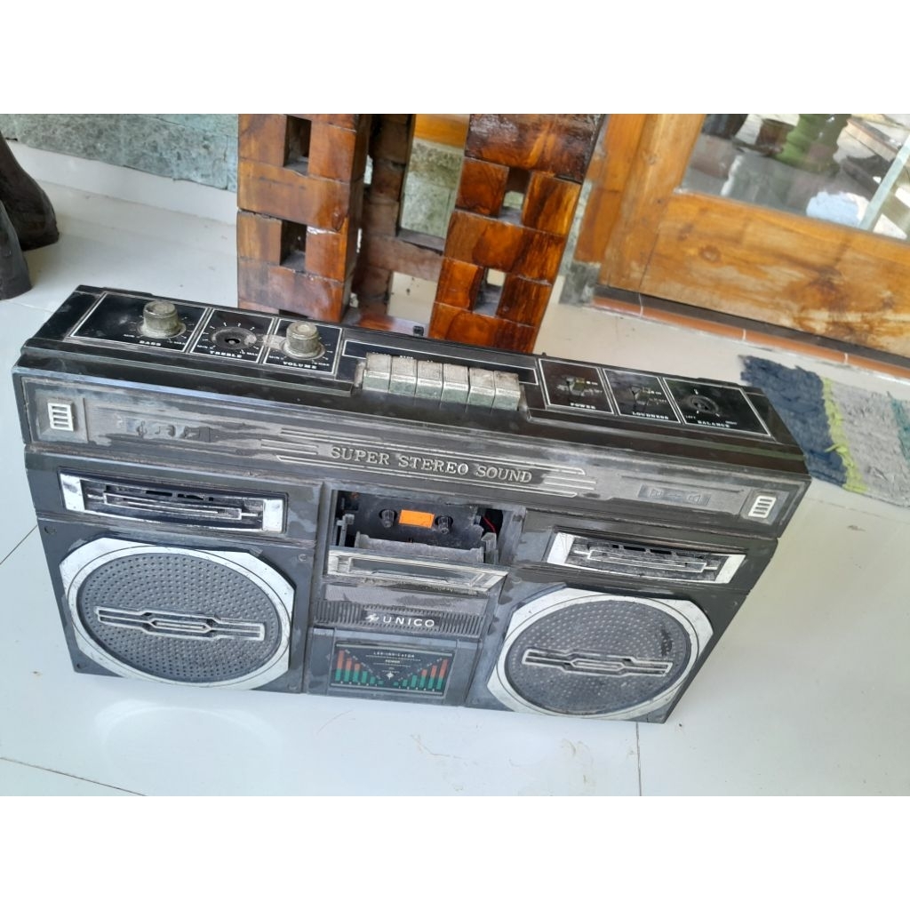 tape jadul radio unico bekas off rusak