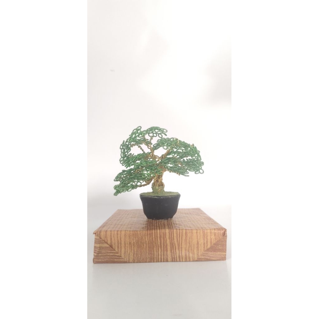 Miniatur Pohon Bonsai Kawat – Handmade Elegan dalam Pot Mini