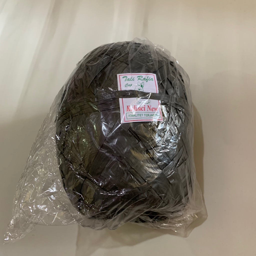 

TALI RAFIA CAP KELINCI NEW - BERAT 950gr