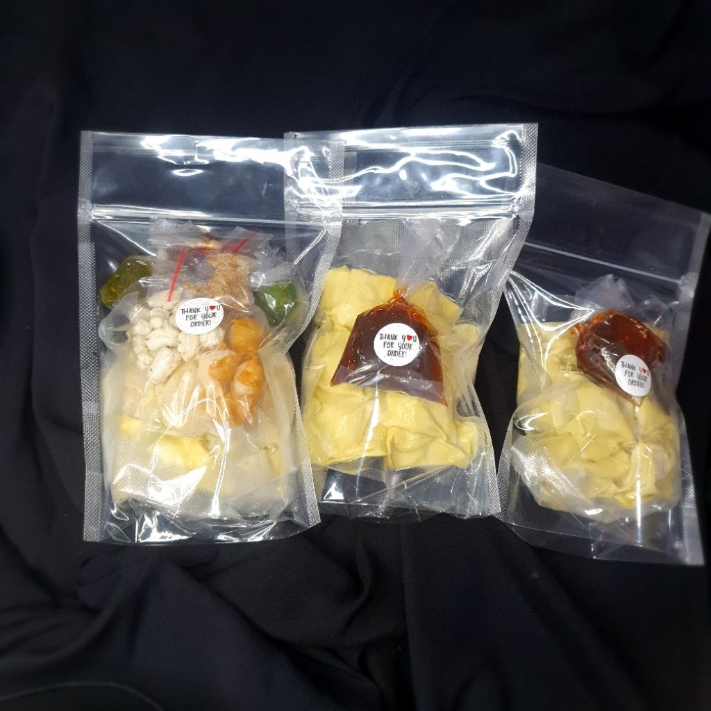 

pangsit kuah / pangsit goreng