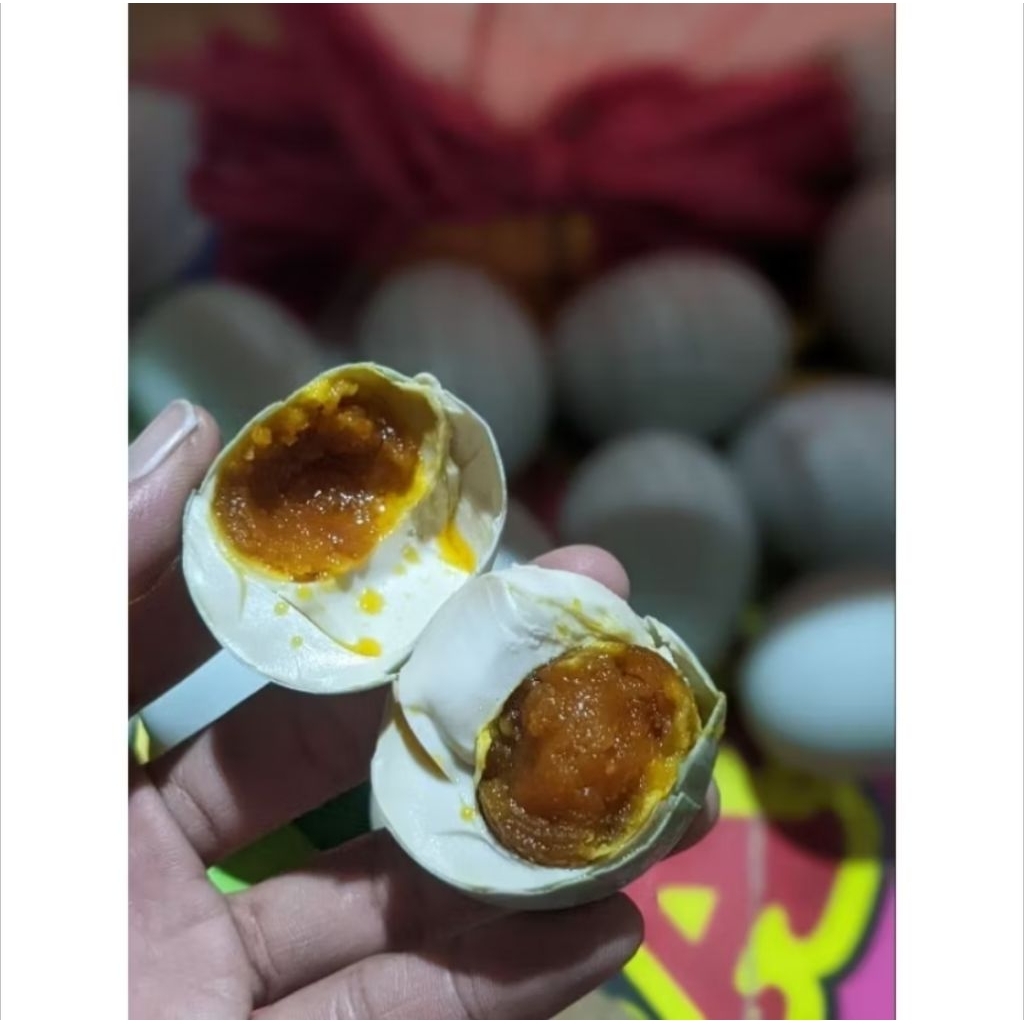 

Telur Asin Khas Cirebon Masir Berminyak Isi 6 Butir