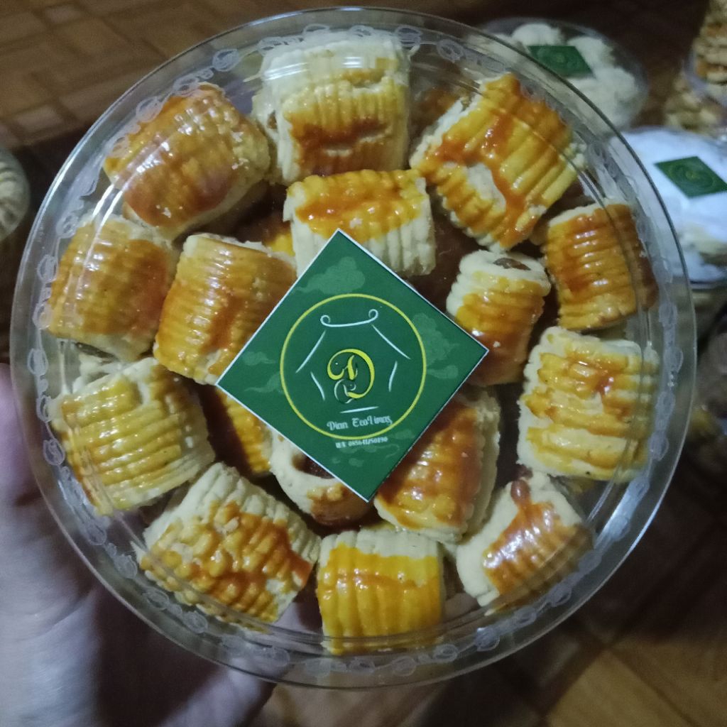 

kue nastar gulung/kue kering nastar gulung ukuran toples 500gr, 25gr, dan800ml