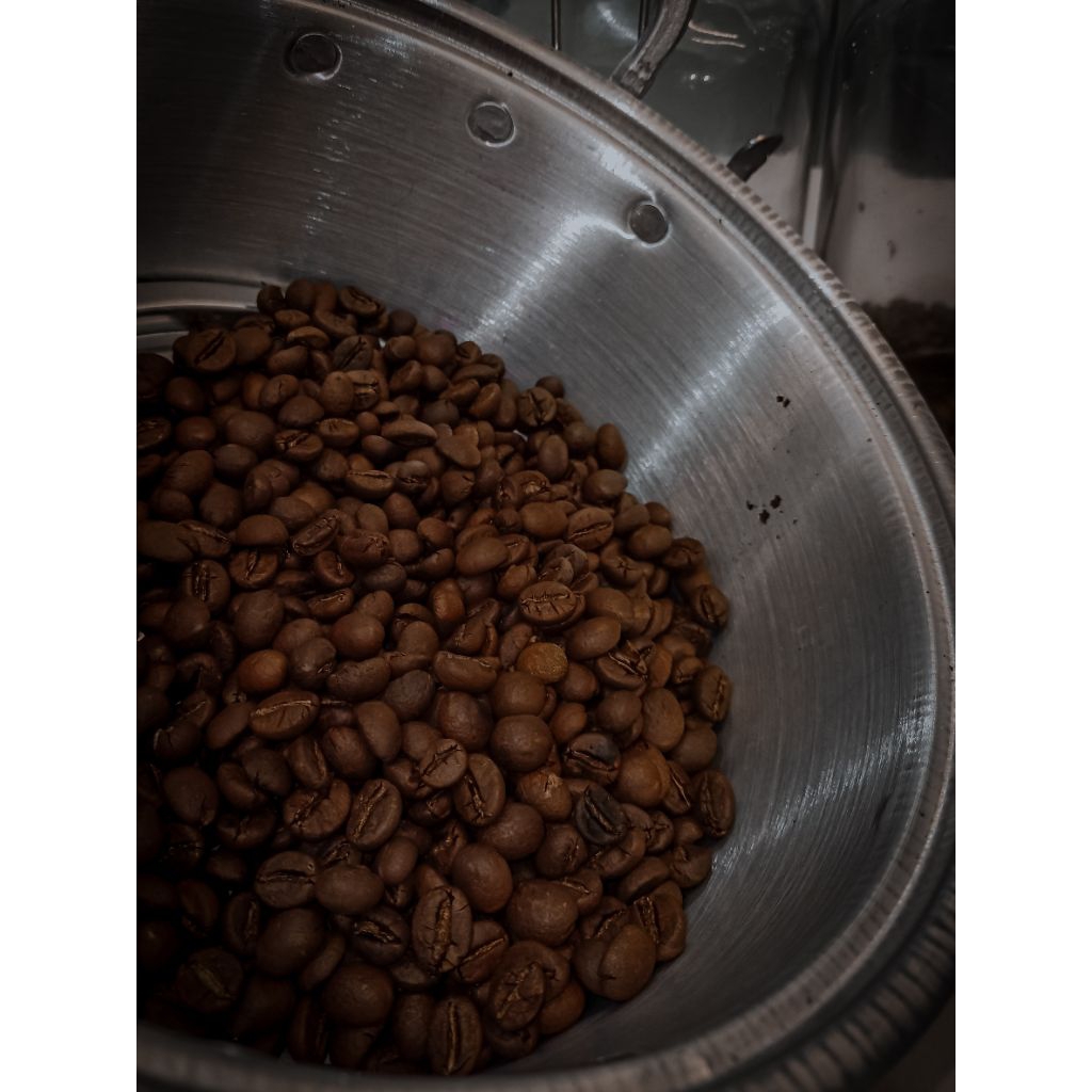 

Kopi susu blend behind the roast